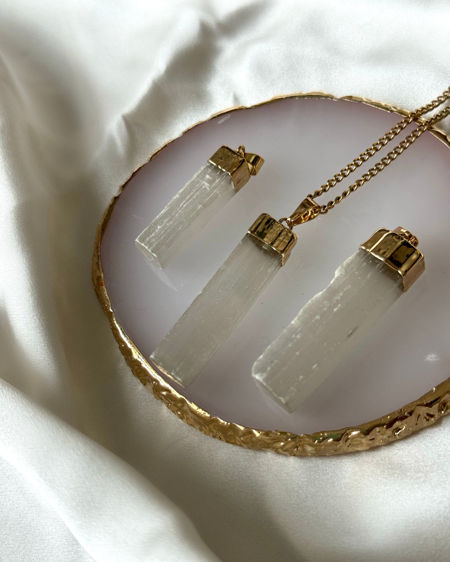 Selenite Pendant 'Mira'