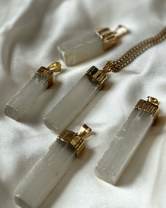 Selenite Pendant 'Mira'